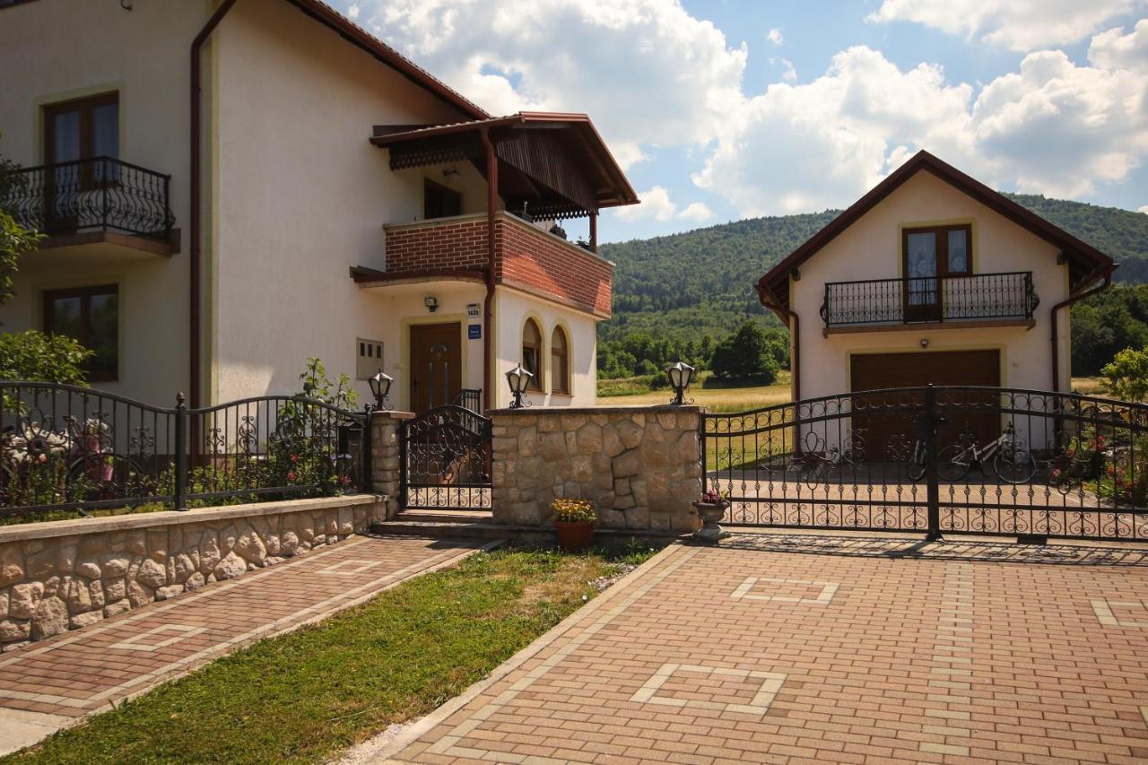 Apartman Lucija & Luka Оточац Екстер'єр фото
