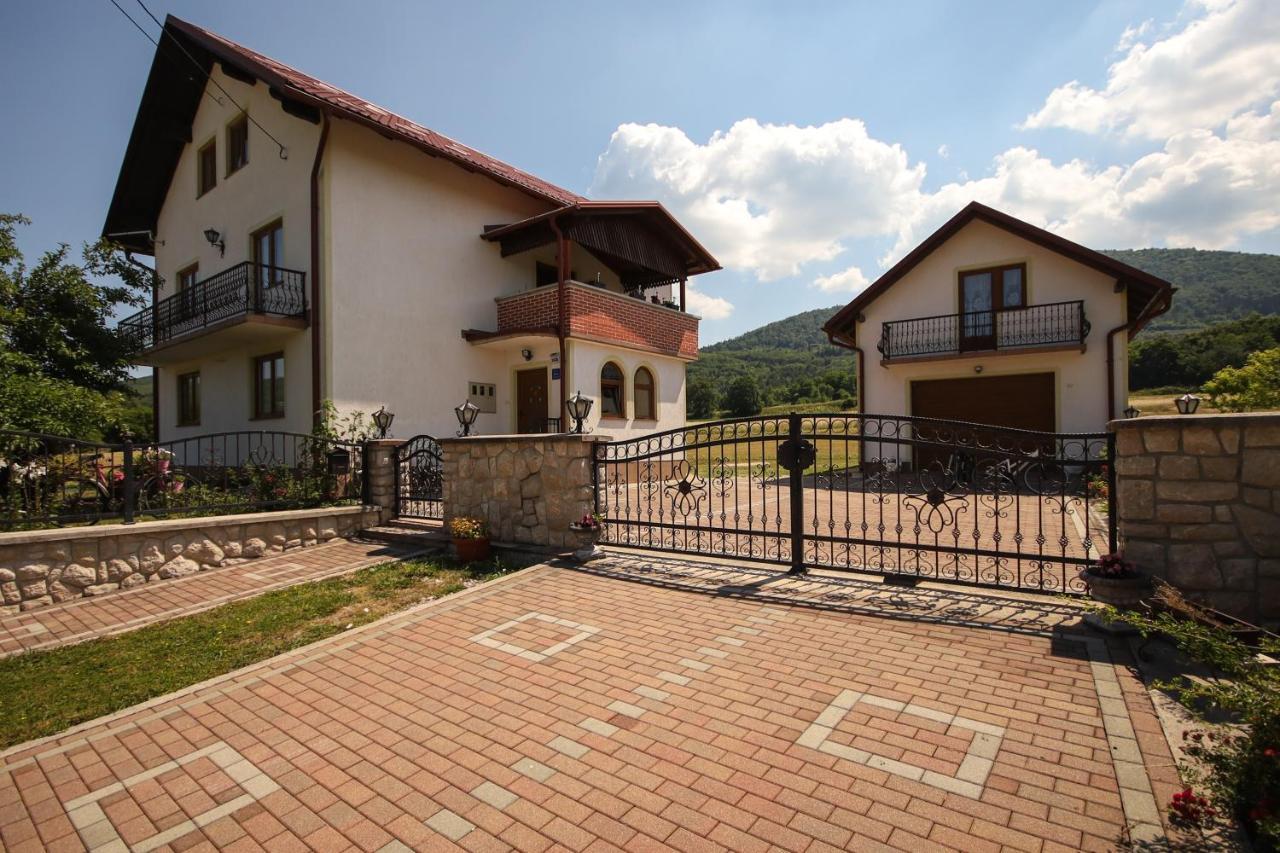 Apartman Lucija & Luka Оточац Екстер'єр фото