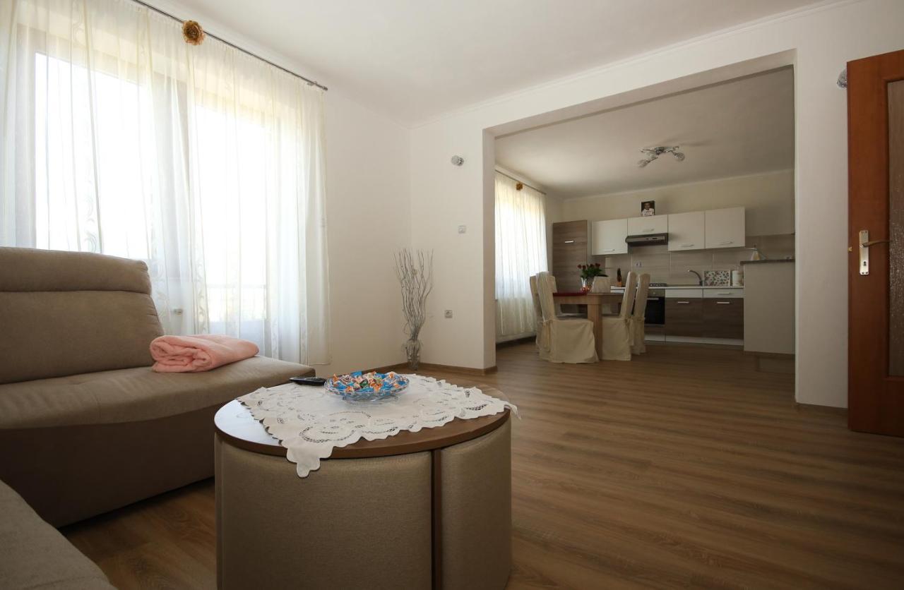 Apartman Lucija & Luka Оточац Екстер'єр фото