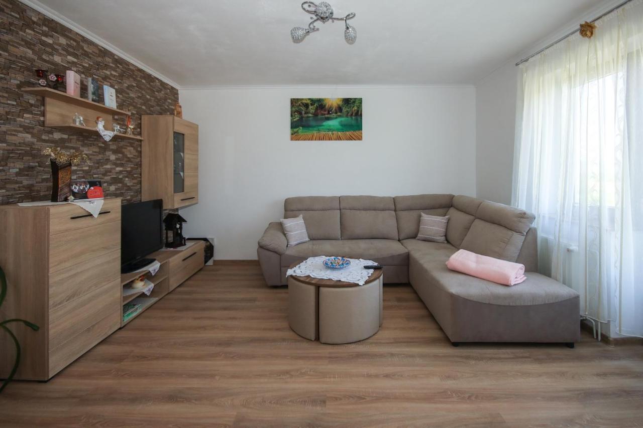 Apartman Lucija & Luka Оточац Екстер'єр фото