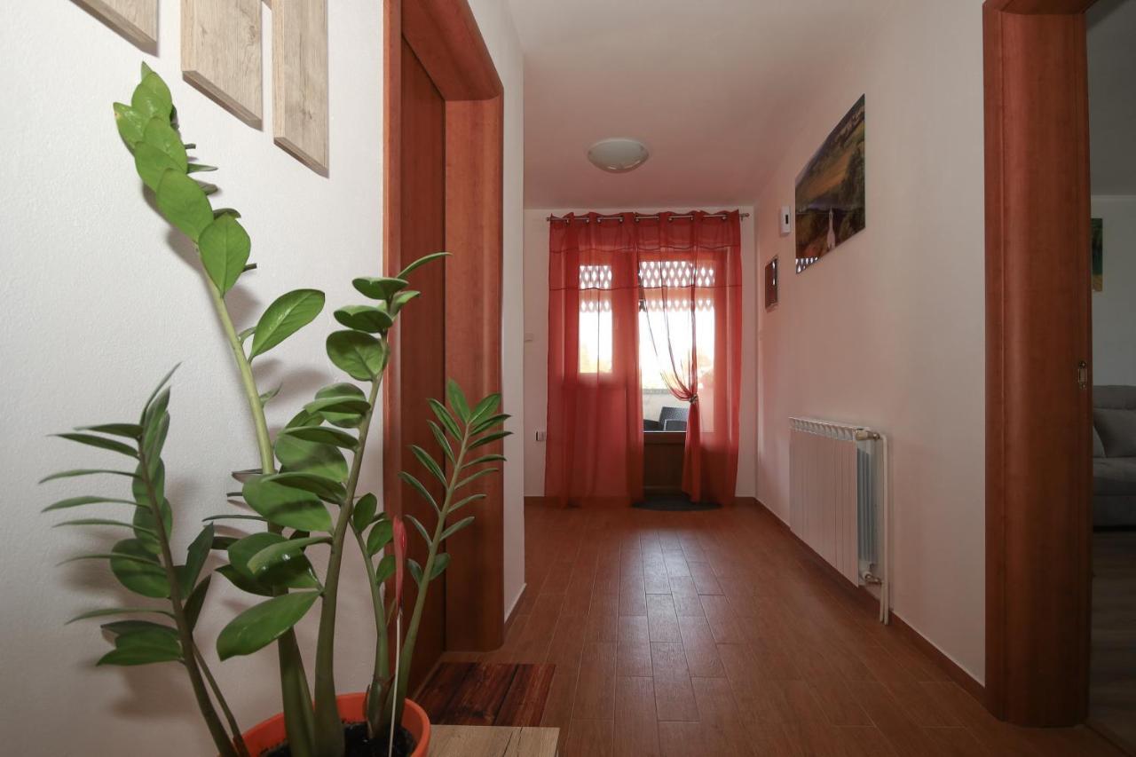 Apartman Lucija & Luka Оточац Екстер'єр фото