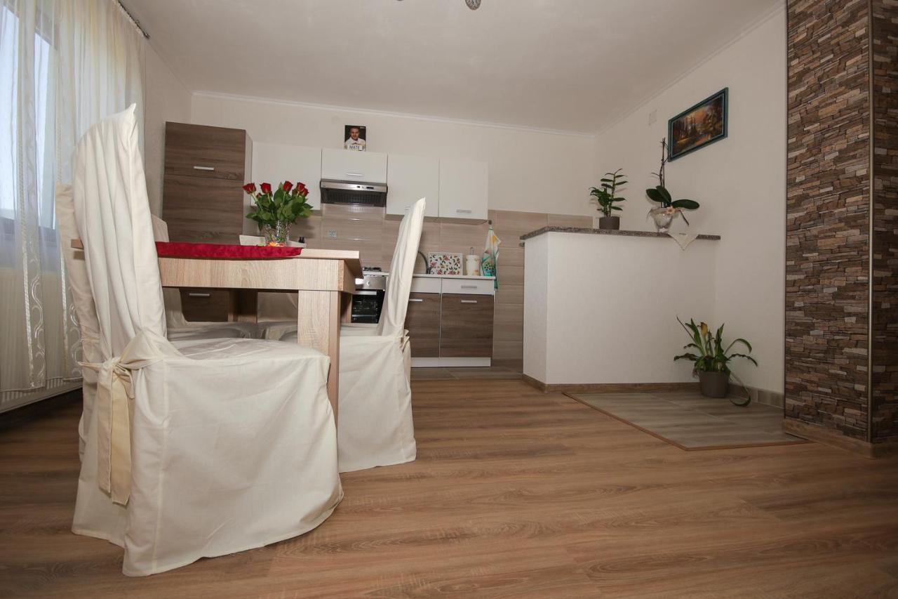 Apartman Lucija & Luka Оточац Екстер'єр фото
