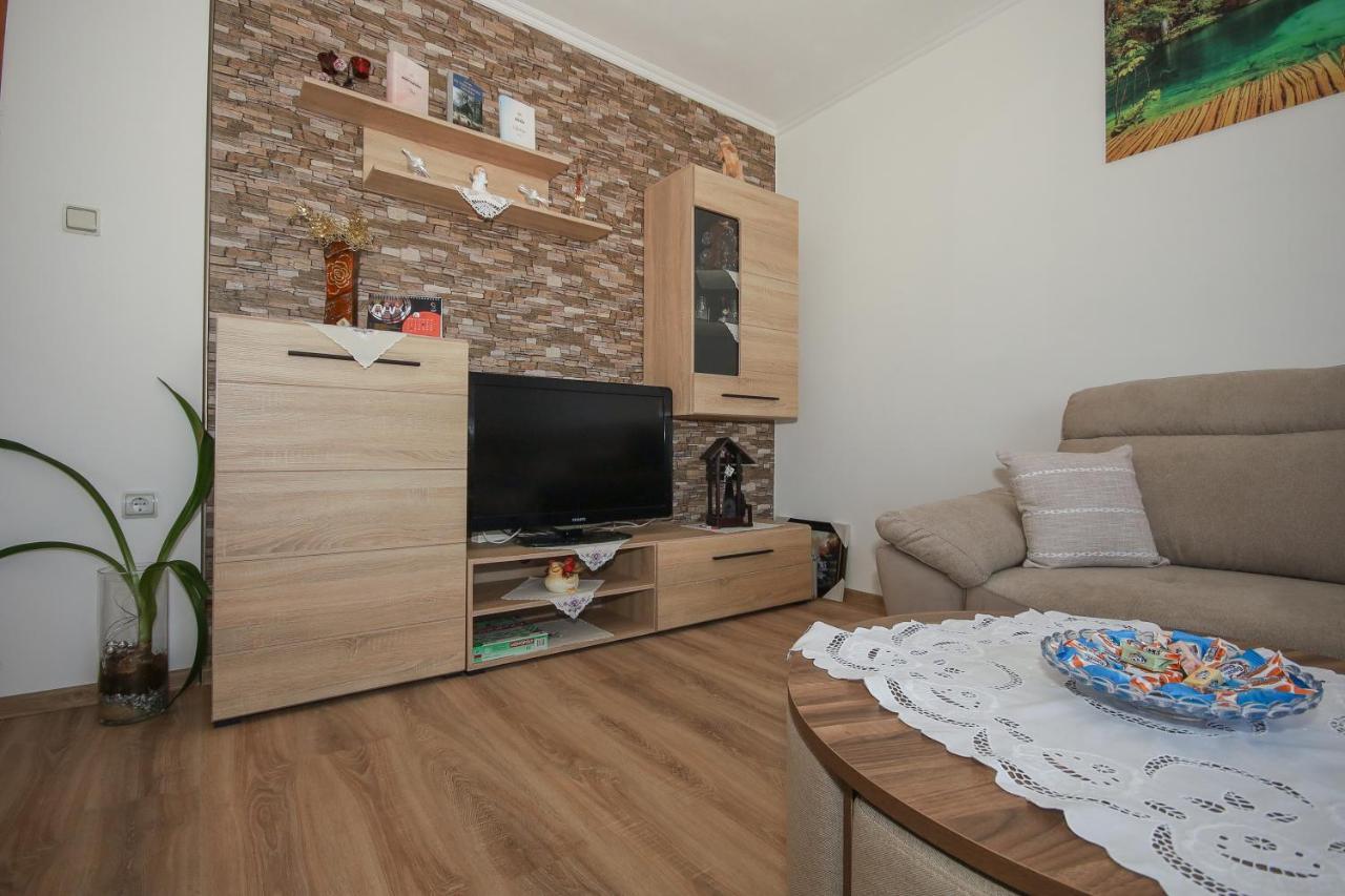 Apartman Lucija & Luka Оточац Екстер'єр фото